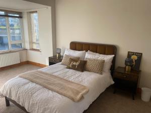 Harbour Views 3 Bed Townhouse with private off street parking and office