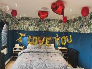 The Caswell bay hide out