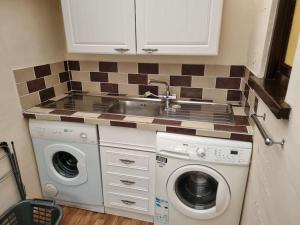 Spacious Detached Home with Beautiful Seaviews, sleeps 6