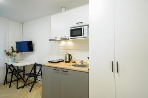 Затишна квартира MYFREEDOM подобово Поруч Госпіталь та метро Палац України