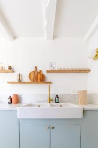 Maison des 11 Écluses-Vue sur le Canal dIlle-et-Rance