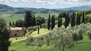 Rustic Tuscan Farmhouse immersed in Nature and Tranquility