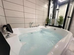 E Servagnat T3 luxe avec Sauna Jacuzzi et Hammam