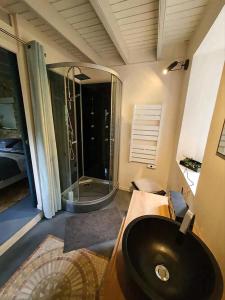 Maisons de vacances Les Tortues, maison bord de mer, plage a 200 m : Maison 4 Chambres