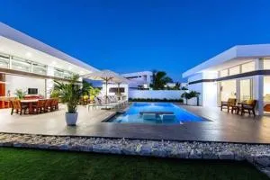 TOP Recommended Private Vacation Villa with Pool, Beach Access, Resort Amenities - White Villas v9 - The Bight Settlements