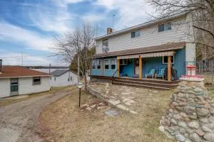 Lakehouse chalet on Sky Lake Ontario 5 bedrooms - Kemble