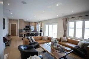 Cozy front lake cottage! - Dorset