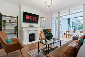 Birmingham Gem-Stylish 5 Bed house near NEC, BHX, HS2 - Huge Parking & Fast WiFi! - 塔姆沃思