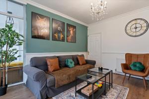 Birmingham Gem-Stylish 5 Bed house near NEC, BHX, HS2 - Huge Parking & Fast WiFi!
