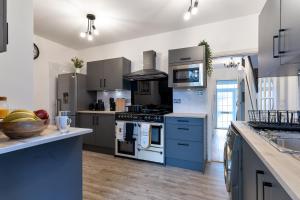 Birmingham Gem-Stylish 5 Bed house near NEC, BHX, HS2 - Huge Parking & Fast WiFi!
