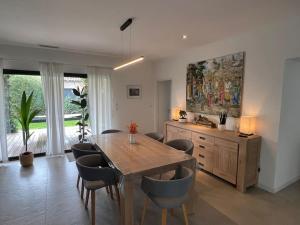 3 bedrooms new house with heated swimming pool
