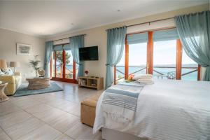 Le Gaulois Luxury Apartments, sleeps 2, Sea Views