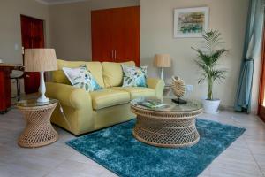 Le Gaulois Luxury Apartments, sleeps 2, Sea Views