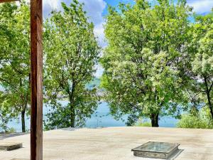 Villas Maison d-architecte en bois lac au bord du lac Salagou : photos des chambres