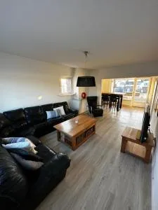 Lovely 2-bedroom apartment with balcony (near center) - Riemst