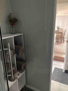 7F Cwtch Cymru Lodge, Caer Beris Holiday Park - no commercial vehicles permitted on site