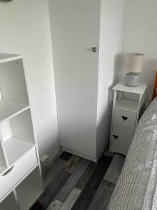 7F Cwtch Cymru Lodge, Caer Beris Holiday Park - no commercial vehicles permitted on site