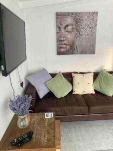 7F Cwtch Cymru Lodge, Caer Beris Holiday Park - no commercial vehicles permitted on site