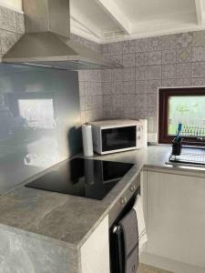 7F Cwtch Cymru Lodge, Caer Beris Holiday Park - no commercial vehicles permitted on site