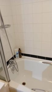 Central Apartment at Chelsea cloister Hotel