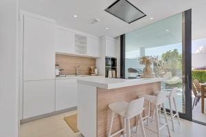 Beautiful Deluxe Garden Apartment