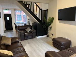 The Marshall - 3 Bed Contractor House with Free Parking - Monthly Stays