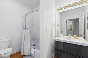 Belltowns Flower Moon, near The Space Needle