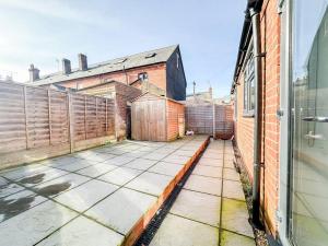 Central Reading ContractorLong Stay Discount