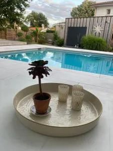 Charmante dépendance - 阿雷斯