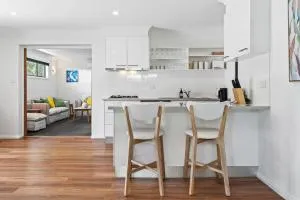 Robinia Guest House - Warmth & Minimalism - Lidster