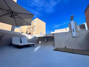 Modern duplex next to the beach!