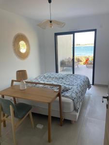 Le Galatee -T2 luxe les pieds dans leau - Porticcio