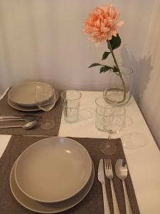 Leo Athens Apartment Near Tram Station