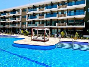 Apt com duas garagens com vista p piscina D002