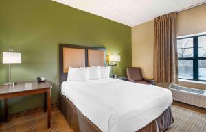 Queen Studio - Non-Smoking room in Extended Stay America Suites - Chicago - Lisle