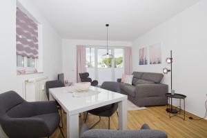 Balkon, gratis Nutzung vom AHOI Erlebnisbad und Sauna - Villa Karola FeWo 15