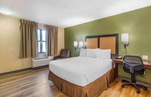 Queen studio with 1 Queen Bed - Disability Access/Non-Smoking room in Extended Stay America Suites - Great Falls - Missouri River