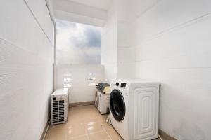 Spacious 2 br at city center1st district