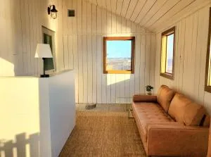 Albert's - Port Mouton