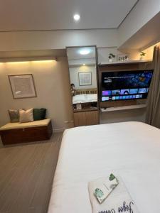 Joyce Condo @ Centrio Towers