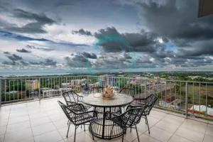 ZEN Pinnacle Penthouse (2) 3-BR Panoramic Retreat - Stuart Park