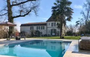 Amazing Home In St-antoine-de-breuilh With Outdoor Swimming Pool - Eynesse