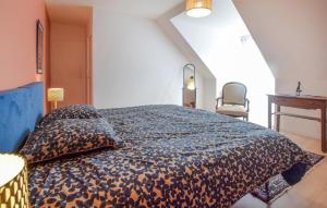 Maisons de vacances Amazing Home In Gouville-sur-mer With Wi-fi : photos des chambres