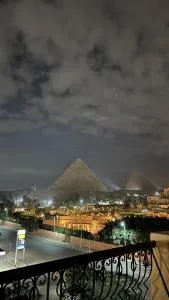 Apartment view pyramids - Nazlet el Simmân