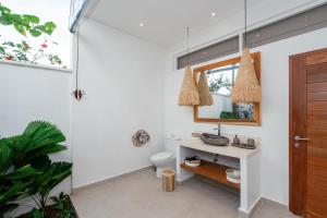 Villa Mayasa - 4BR Private Luxury Villa with Rooftop near Seseh Beach