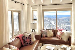 obrázek - White Crystal Luxury Ski-In-Ski-Out Penthouse