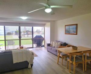 The Poplars, Pool Access Getaway