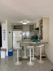 Hermoso apartamento con balcón cerca a la mejor playa
