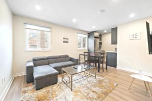 DUPLEX 6 BEDROOMS IN HEART OF PLATEAU MONT-ROYAL