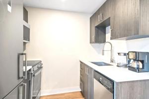 DUPLEX 6 BEDROOMS IN HEART OF PLATEAU MONT-ROYAL